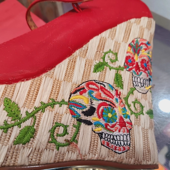 Bettie Page sugar skull platforms. - Picture 10 of 10